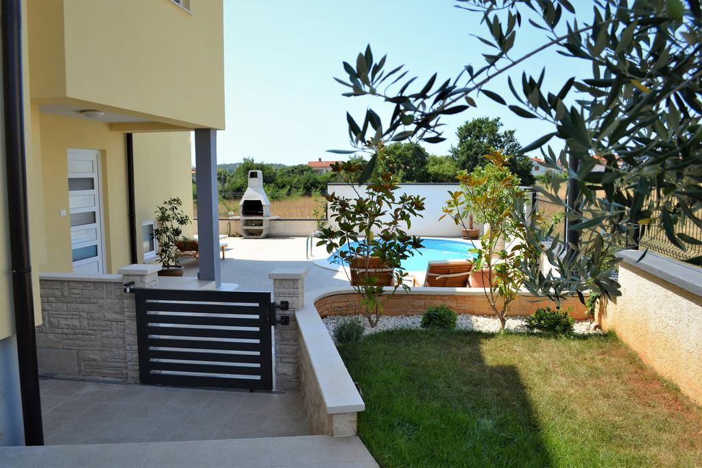 Villa Cera Pula Bagian luar foto