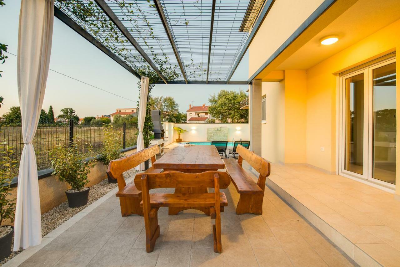 Villa Cera Pula Bagian luar foto